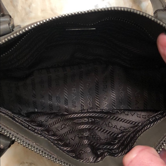 Pre-loved Prada mini handbag-turchese 10x5x3 - Picture 4 of 5